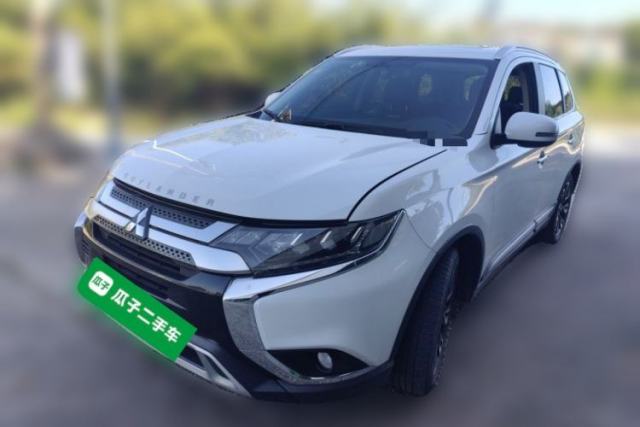 Used Mitsubishi Outlander 2019 2.4L Two-Wheel Drive ZhiXing Version 5 Seats China V Emission Standard