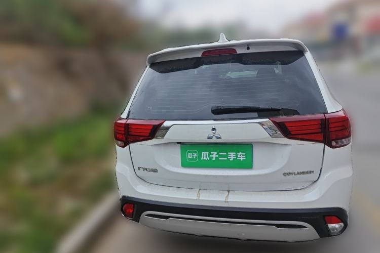 Used Mitsubishi Outlander 2019 2.0L Two-Wheel Drive Comfort Edition 5 Seats China V Emission Standard Rear