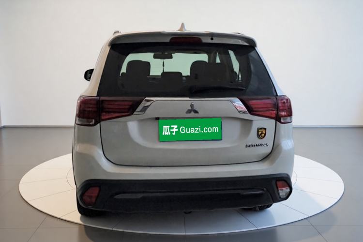 Used Mitsubishi Outlander 2019 2.0L Two-Wheel Drive Comfort Edition 5 Seats China VI Standard Rear
