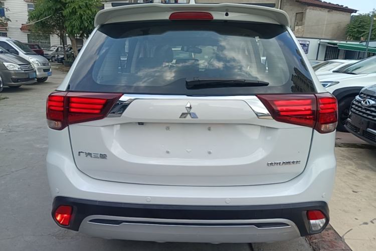 Used Mitsubishi Outlander 2019 2.0L Two-Wheel Drive Comfort Edition 5 Seats China V Standard Rear