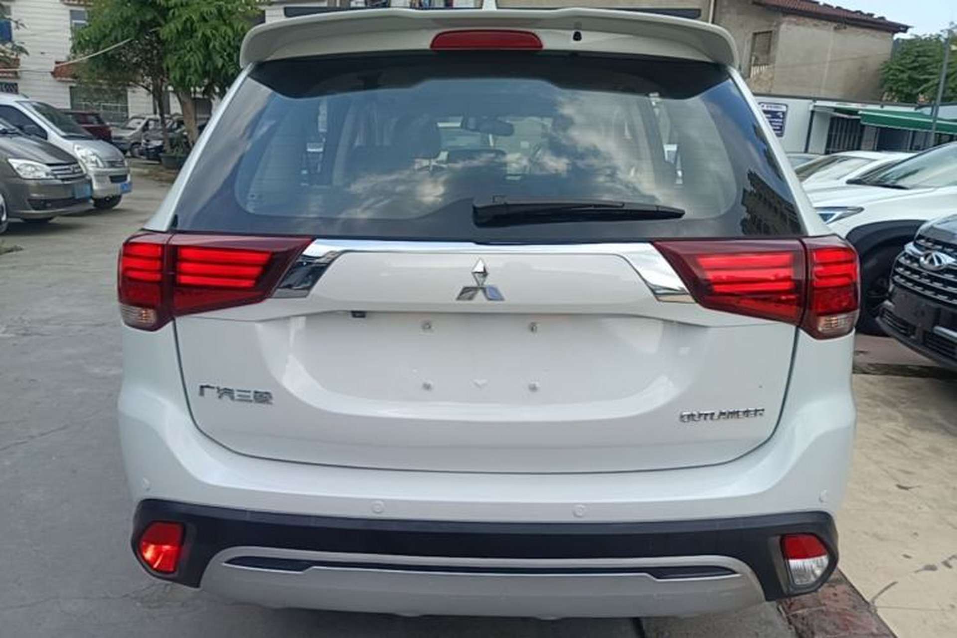 Used Mitsubishi Outlander 2019 2.0L Two-Wheel Drive Comfort Edition 5 Seats China V Standard Rear