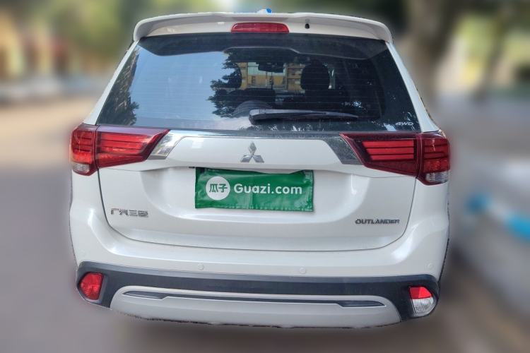 Used Mitsubishi Outlander 2019 2.4L 4x4 Zhi Xiang Edition 7 Seats China V Emission Standard Rear