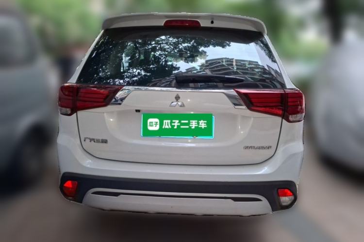 Used Mitsubishi Outlander 2019 2.0L Two-Wheel Drive Comfort Edition 5 Seats China V Standard Rear