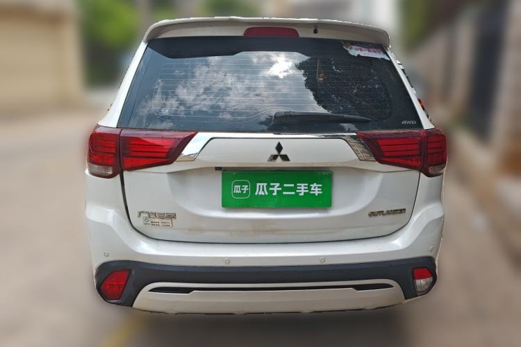 Used Mitsubishi Outlander 2019 2.4L 4x4 Zhi Xiang Edition 5 Seats China V Emission Standard Rear