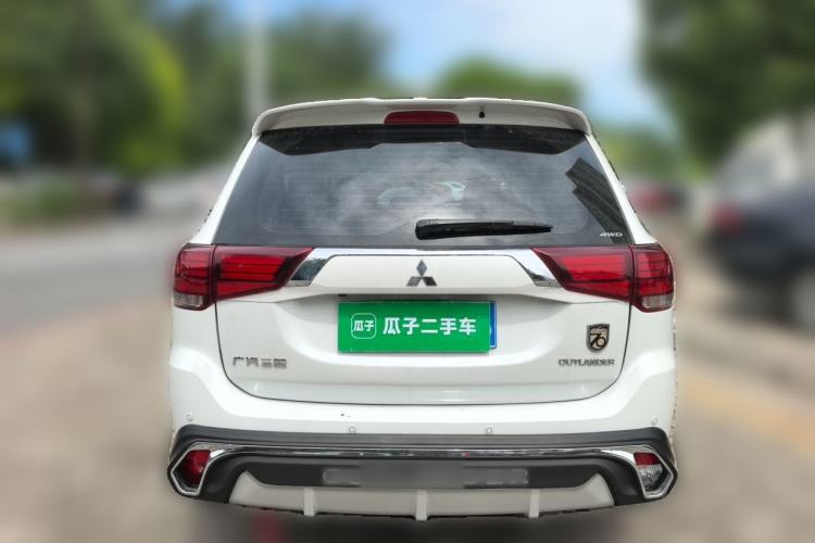 Used Mitsubishi Outlander 2019 2.4L 4x4 Zhi Xiang Edition 7 Seats China VI Standard Rear