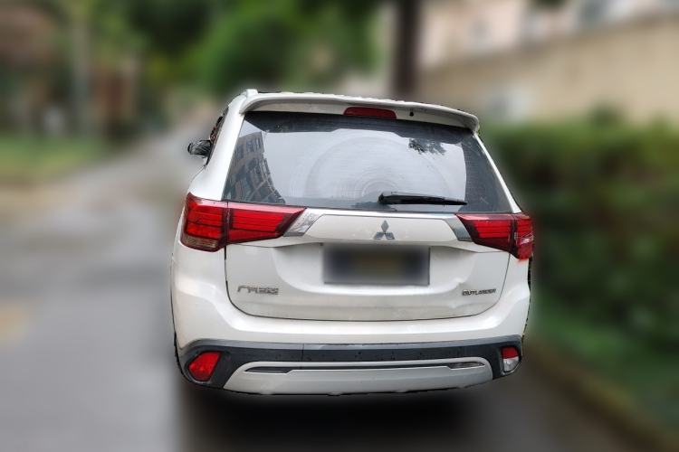 Used Mitsubishi Outlander 2019 2.0L Two-Wheel Drive Comfort Edition 5 Seats China V Standard Rear