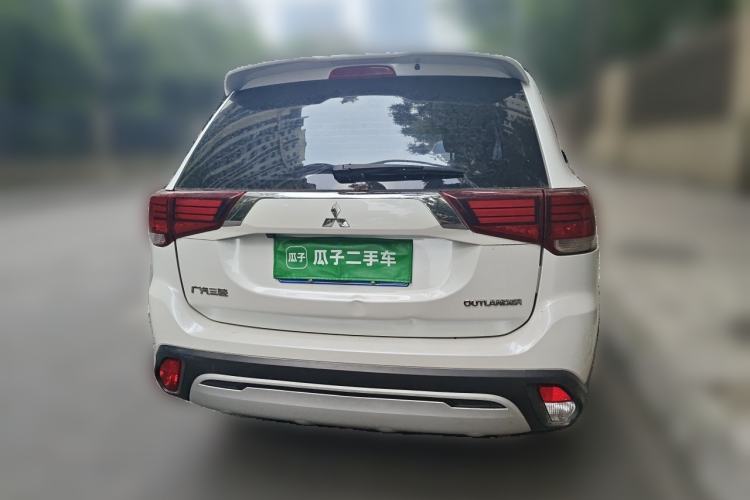Used Mitsubishi Outlander 2019 2.0L Two-Wheel Drive Comfort Edition 5 Seats China VI Standard Rear
