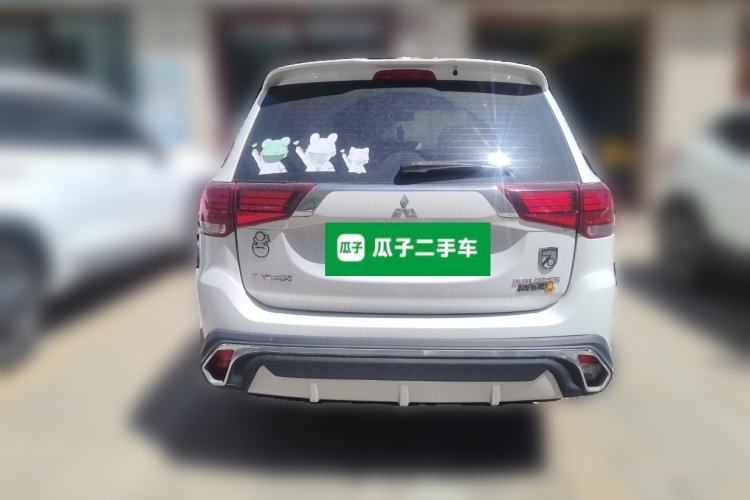 Used Mitsubishi Outlander 2019 2.0L Two-Wheel Drive Comfort Edition 5 Seats China V Standard Rear