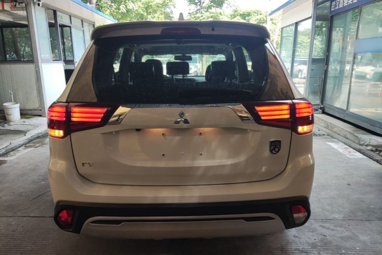 Used Mitsubishi Outlander 2019 2.0L Two-Wheel Drive Comfort Edition 5 Seats China V Standard Rear