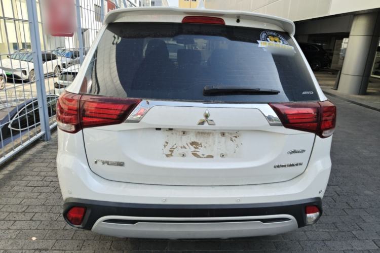 Used Mitsubishi Outlander 2019 2.4L 4x4 Zhi Xiang Edition 5 Seats China V Emission Standard Rear