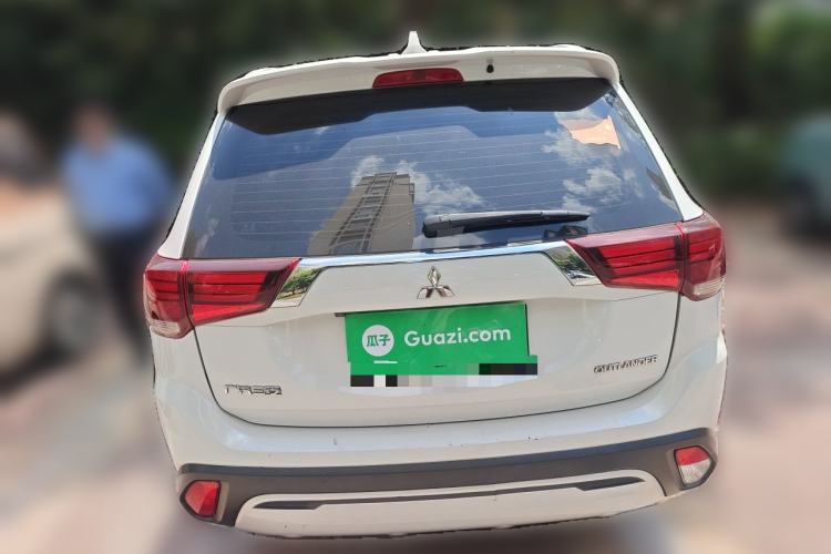 Used Mitsubishi Outlander 2019 2.0L Two-Wheel Drive Comfort Edition 5 Seats China V Standard Rear