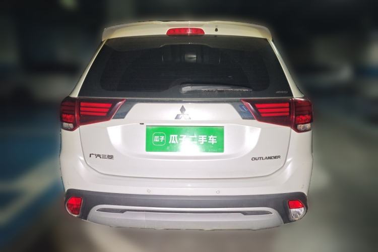 Used Mitsubishi Outlander 2019 2.4L 4x4 Zhi Xiang Edition 7 Seats China V Emission Standard Rear