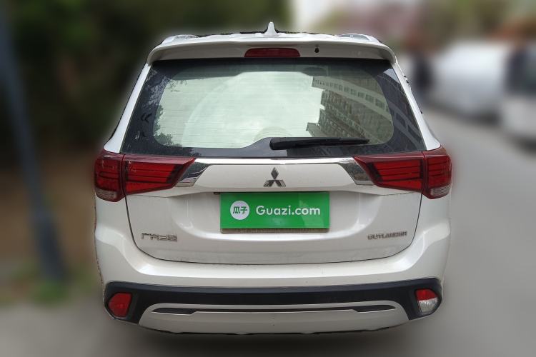 Used Mitsubishi Outlander 2019 2.0L Two-Wheel Drive Comfort Edition 5 Seats China V Standard Rear