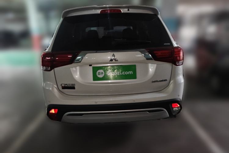Used Mitsubishi Outlander 2019 2.4L 4x4 Zhi Xiang Edition 5 Seats China V Emission Standard Rear