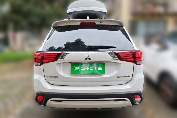 Used Mitsubishi Outlander 2019 2.0L Two-Wheel Drive Comfort Edition 5 Seats China VI Standard Rear