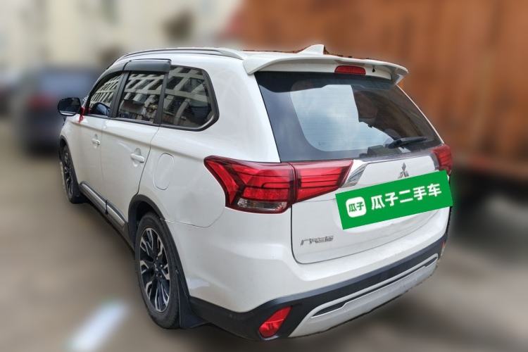 Used Mitsubishi Outlander 2019 2.0L Two-Wheel Drive Comfort Edition 7 Seats China V Emission Standard Rear Left 45 Deg