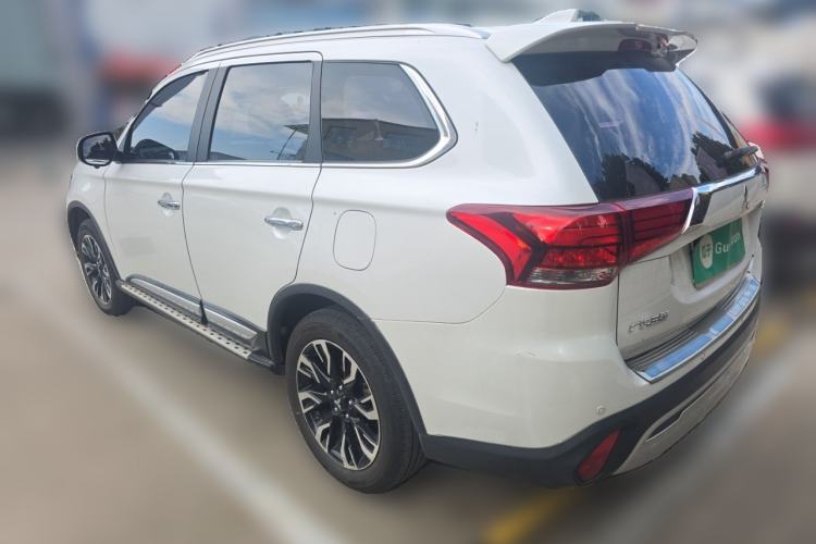 Used Mitsubishi Outlander 2019 2.4L 4x4 Zhi Xiang Edition 7 Seats China VI Standard Rear Left 45 Deg
