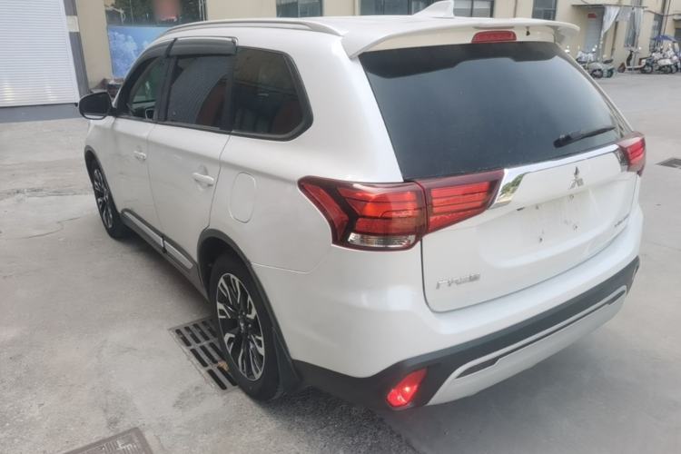 Used Mitsubishi Outlander 2019 2.0L Two-Wheel Drive Comfort Edition 7 Seats China V Emission Standard Rear Left 45 Deg