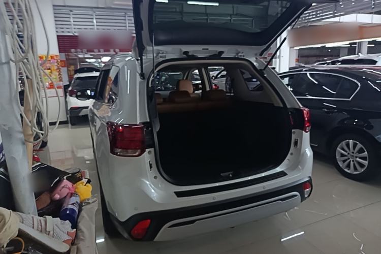 Used Mitsubishi Outlander 2019 2.4L 4x4 Zhi Xiang Edition 5 Seats China V Emission Standard Rear Left 45 Deg