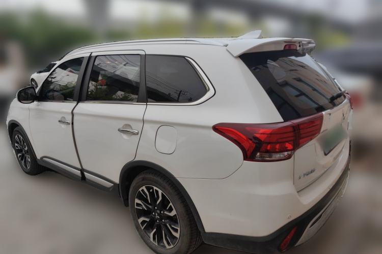 Used Mitsubishi Outlander 2019 2.4L 4x4 Zhi Xiang Edition 5 Seats China VI Standard Rear Left 45 Deg