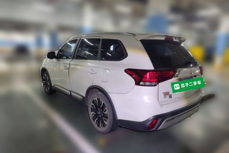 Used Mitsubishi Outlander 2019 2.0L Two-Wheel Drive Comfort Edition 5 Seats China VI Standard Rear Left 45 Deg