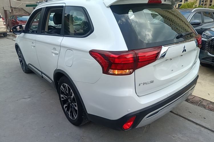 Used Mitsubishi Outlander 2019 2.0L Two-Wheel Drive Comfort Edition 5 Seats China V Standard Rear Left 45 Deg