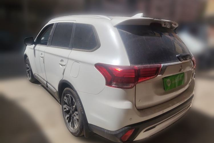 Used Mitsubishi Outlander 2019 2.0L Two-Wheel Drive Comfort Edition 5 Seats China VI Standard Rear Left 45 Deg