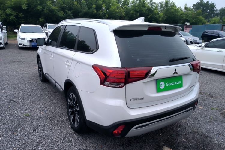 Used Mitsubishi Outlander 2019 2.0L Two-Wheel Drive Comfort Edition 5 Seats China VI Standard Rear Left 45 Deg