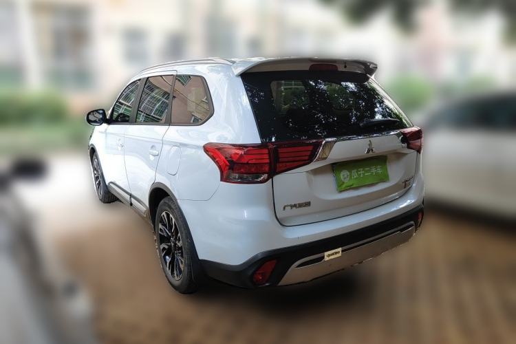 Used Mitsubishi Outlander 2019 2.0L Two-Wheel Drive Comfort Edition 5 Seats China VI Standard Rear Left 45 Deg