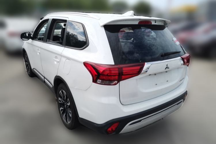 Used Mitsubishi Outlander 2019 2.0L Two-Wheel Drive Comfort Edition 5 Seats China VI Standard Rear Left 45 Deg