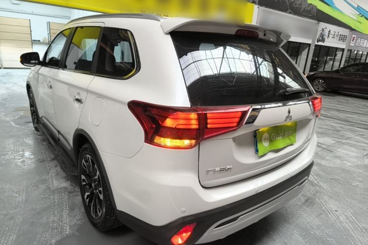Used Mitsubishi Outlander 2019 2.4L 4x4 Zhi Xiang Edition 5 Seats China VI Standard Rear Left 45 Deg