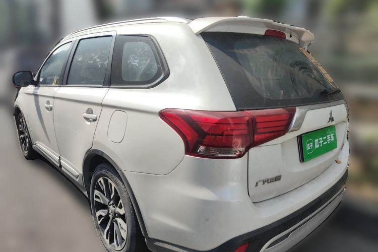 Used Mitsubishi Outlander 2019 2.0L Two-Wheel Drive Comfort Edition 5 Seats China V Standard Rear Left 45 Deg