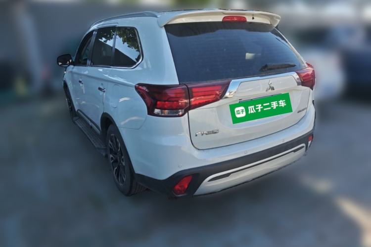 Used Mitsubishi Outlander 2019 2.4L 4x4 Zhi Xiang Edition 7 Seats China V Emission Standard Rear Left 45 Deg
