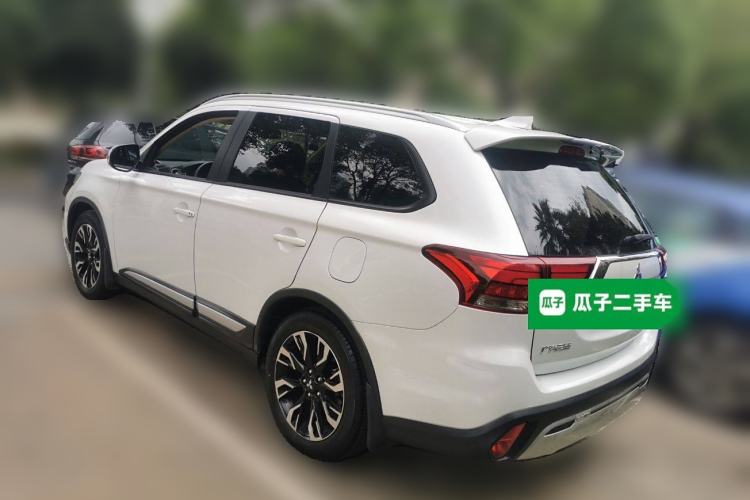 Used Mitsubishi Outlander 2019 2.0L Two-Wheel Drive Comfort Edition 5 Seats China VI Standard Rear Left 45 Deg