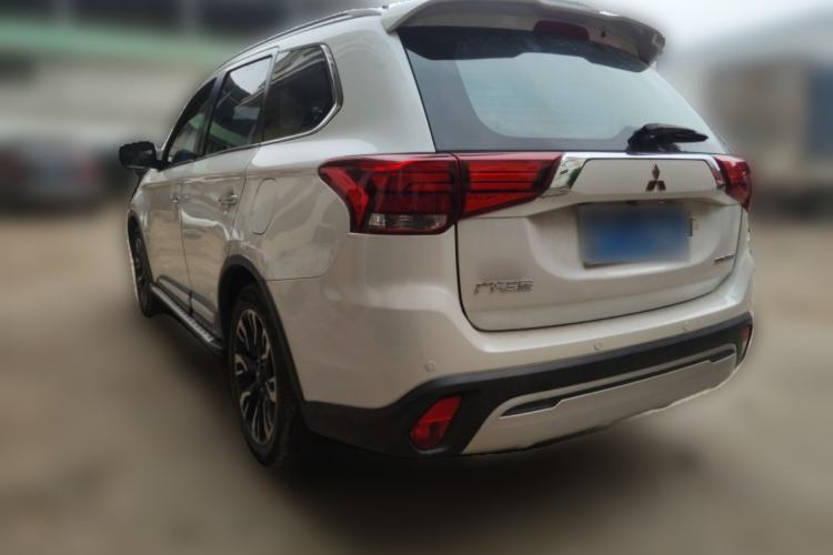 Used Mitsubishi Outlander 2019 2.4L 4x4 Zhi Xiang Edition 5 Seats China V Emission Standard Rear Left 45 Deg