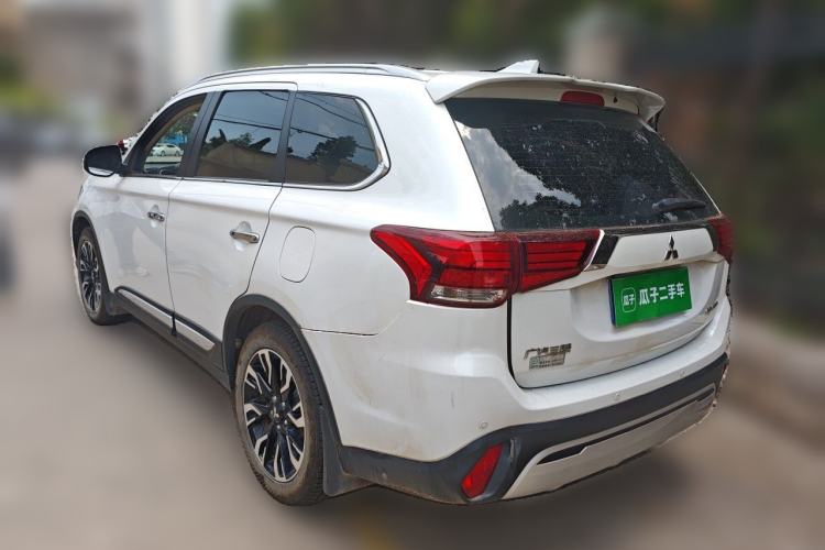 Used Mitsubishi Outlander 2019 2.4L 4x4 Zhi Xiang Edition 5 Seats China V Emission Standard Rear Left 45 Deg