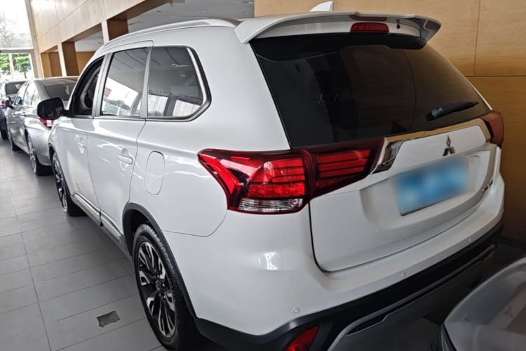 Used Mitsubishi Outlander 2019 2.0L Two-Wheel Drive Comfort Edition 5 Seats China VI Standard Rear Left 45 Deg