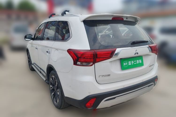 Used Mitsubishi Outlander 2019 2.4L 4x4 Zhi Xiang Edition 5 Seats China VI Standard Rear Left 45 Deg