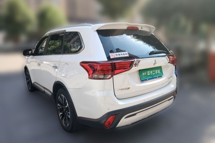 Used Mitsubishi Outlander 2019 2.4L 4x4 Zhi Xiang Edition 7 Seats China VI Standard Rear Left 45 Deg