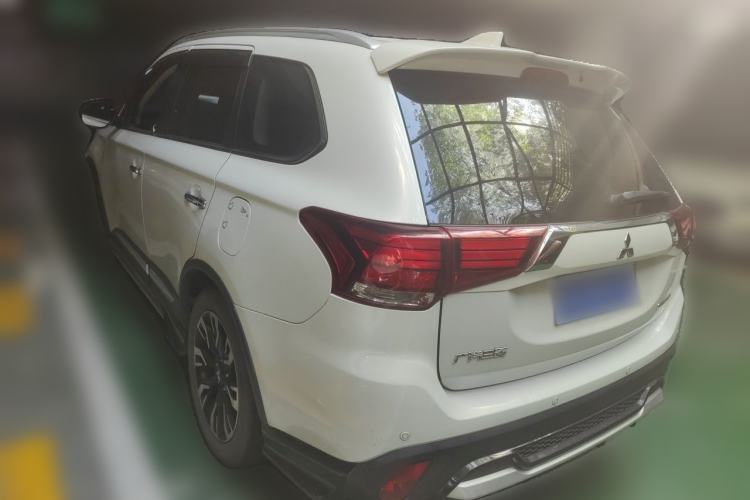 Used Mitsubishi Outlander 2019 2.4L 4x4 Zhi Xiang Edition 7 Seats China VI Standard Rear Left 45 Deg