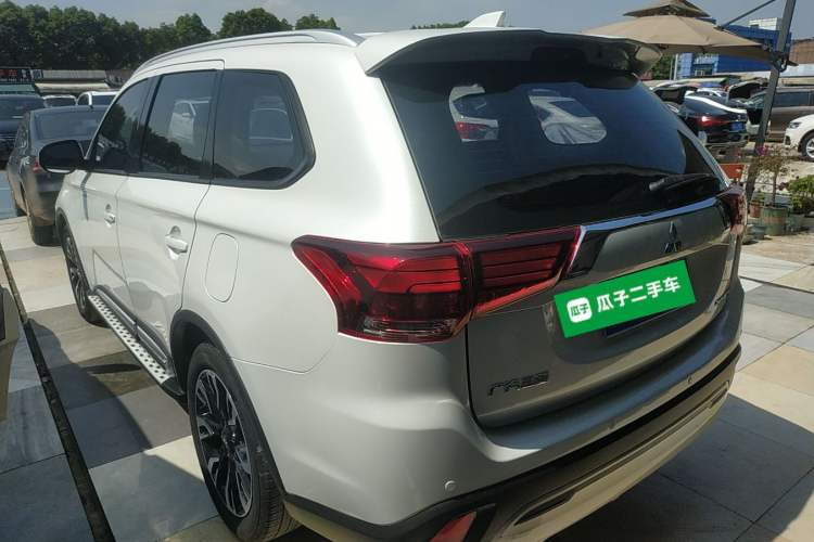 Used Mitsubishi Outlander 2019 2.0L Two-Wheel Drive Comfort Edition 5 Seats China V Standard Rear Left 45 Deg