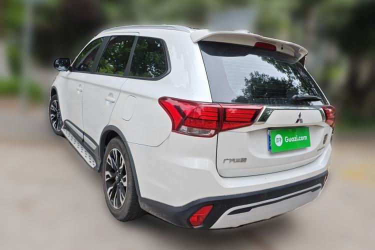 Used Mitsubishi Outlander 2019 2.0L Two-Wheel Drive Comfort Edition 7-Seater China VI Standard Rear Left 45 Deg