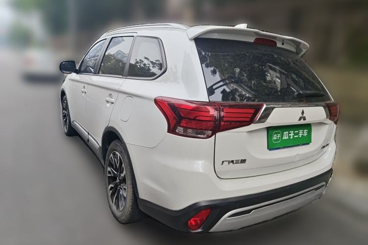 Used Mitsubishi Outlander 2019 2.0L Two-Wheel Drive Comfort Edition 5 Seats China VI Standard Rear Left 45 Deg