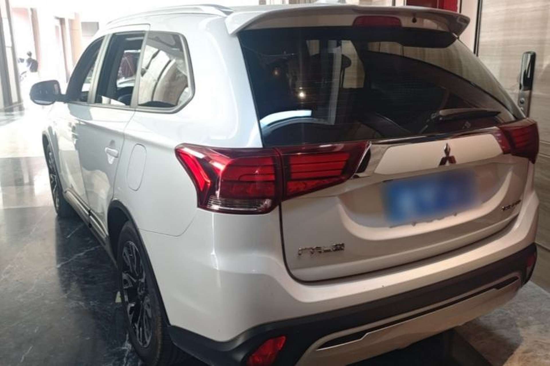 Used Mitsubishi Outlander 2019 2.0L Two-Wheel Drive Comfort Edition 5 Seats China VI Standard Rear Left 45 Deg