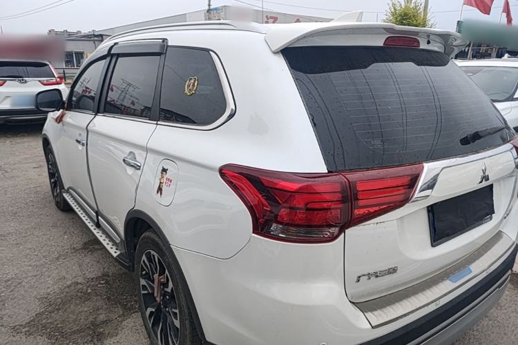 Used Mitsubishi Outlander 2019 2.4L 4x4 Zhi Xiang Edition 5 Seats China VI Standard Rear Left 45 Deg