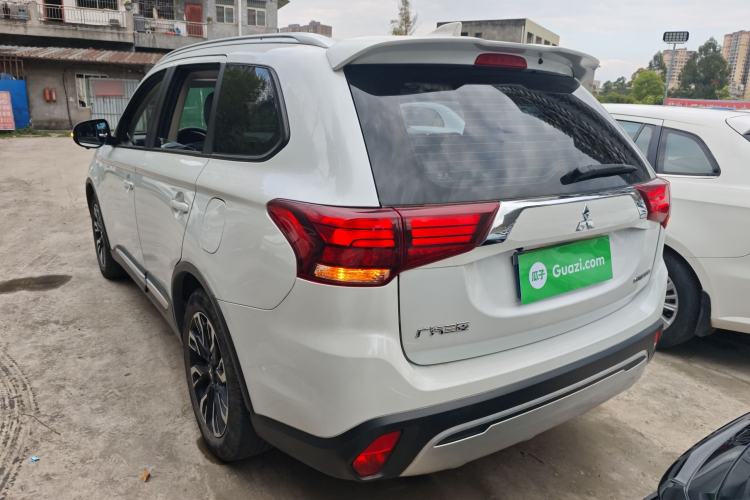 Used Mitsubishi Outlander 2019 2.0L Two-Wheel Drive Comfort Edition 5 Seats China VI Standard Rear Left 45 Deg