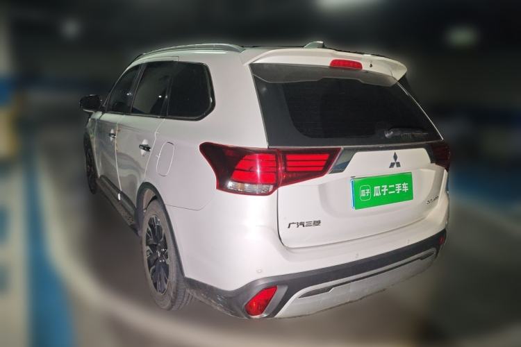 Used Mitsubishi Outlander 2019 2.4L 4x4 Zhi Xiang Edition 7 Seats China V Emission Standard Rear Left 45 Deg
