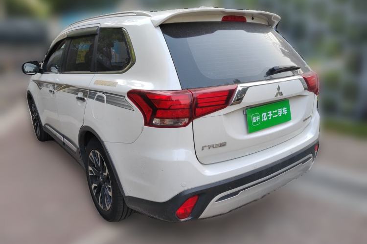 Used Mitsubishi Outlander 2019 2.4L 4x4 Zhi Xiang Edition 7 Seats China VI Standard Rear Left 45 Deg