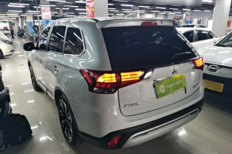 Used Mitsubishi Outlander 2019 2.4L 4x4 Zhi Xiang Edition 5 Seats China VI Standard Rear Left 45 Deg