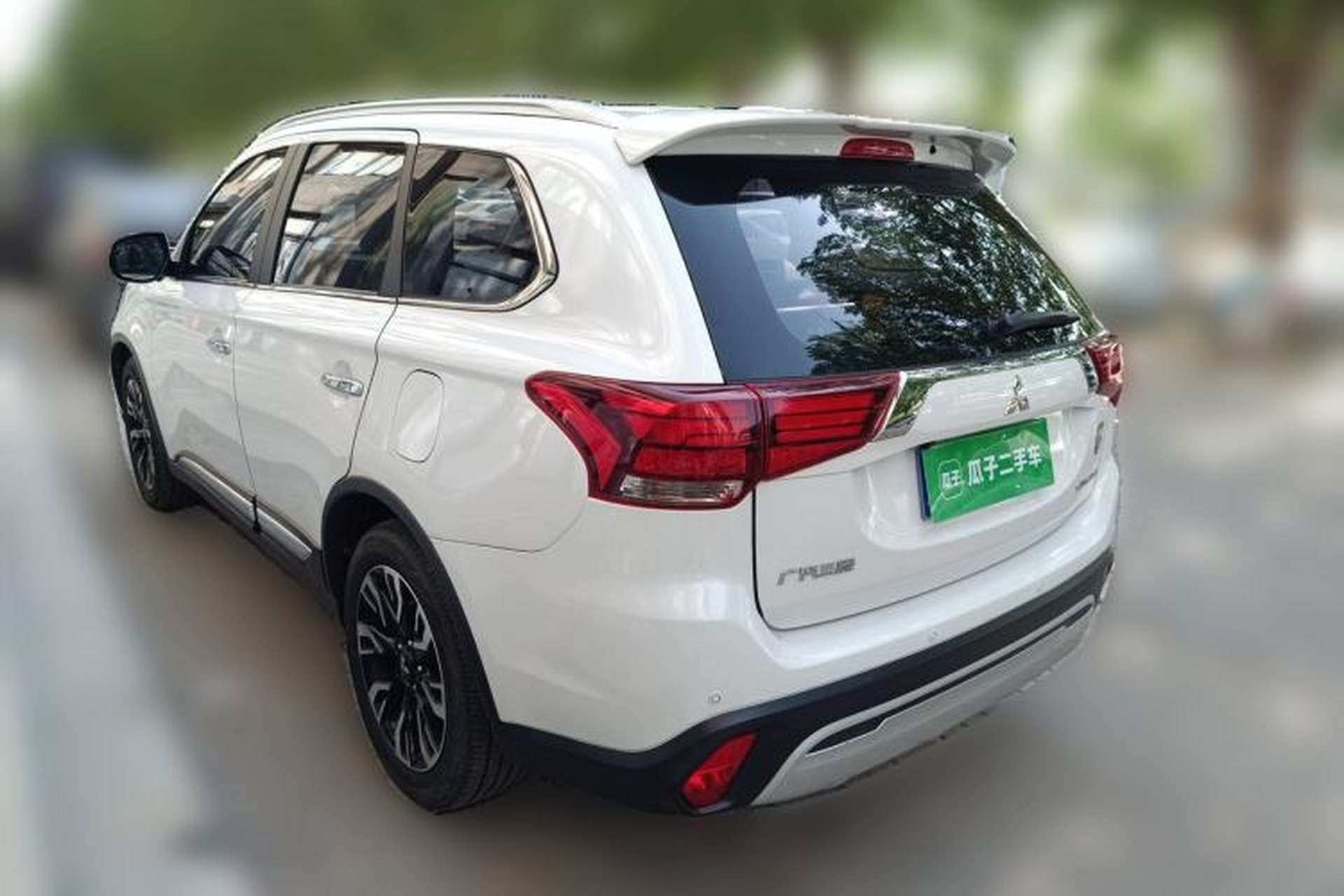 Used Mitsubishi Outlander 2019 2.4L 4x4 Zhi Xiang Edition 5 Seats China V Emission Standard Rear Left 45 Deg